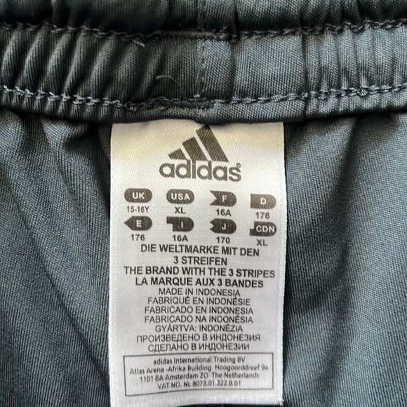 Adidas shorts - Picture 7 of 7